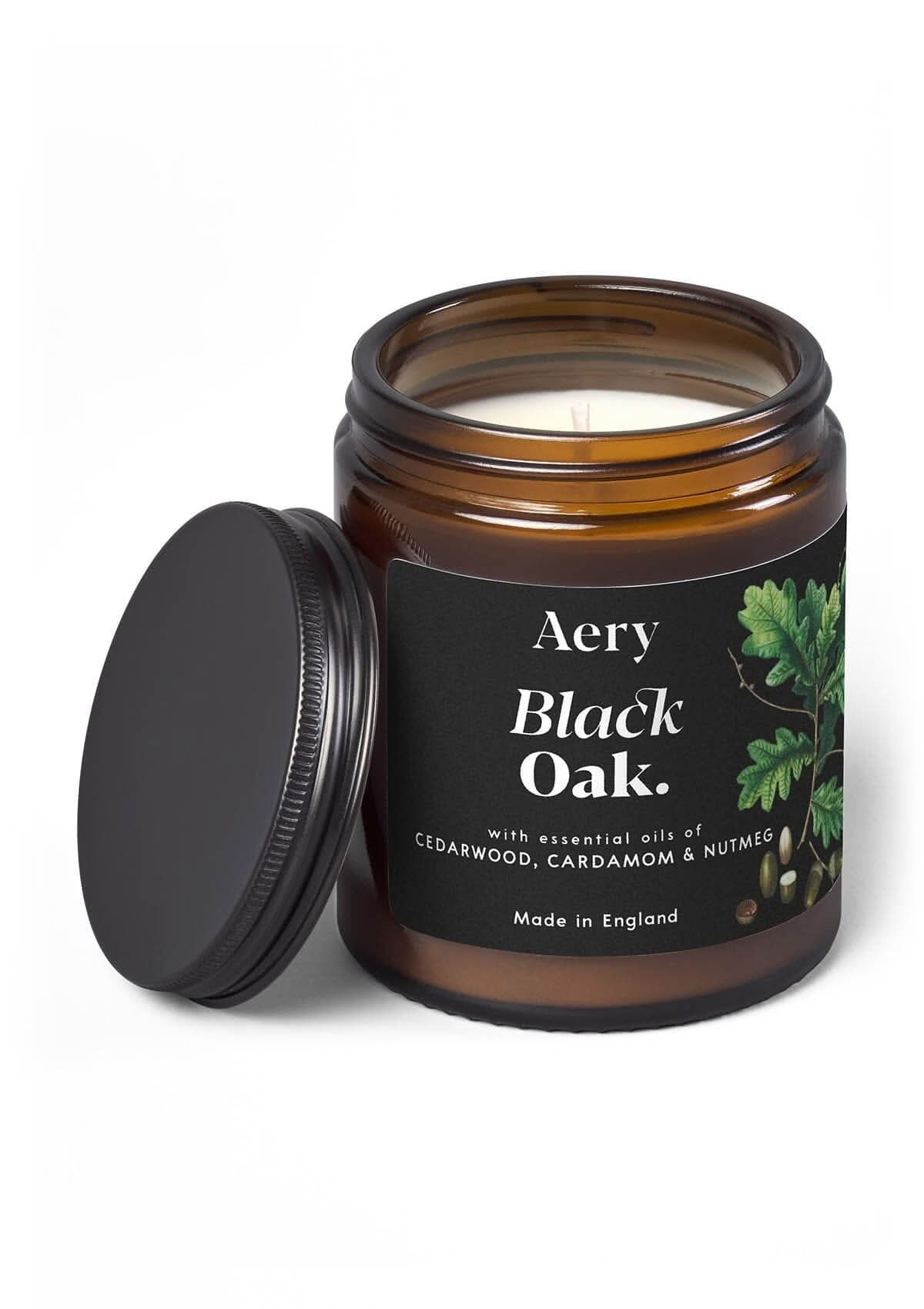 Black Oak Scented Jar Candle - Cedarwood Cardamom and Nutmeg
